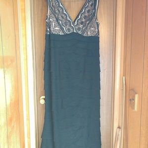 Long Blk/Cream Formal Dress-'Jessica Howard'